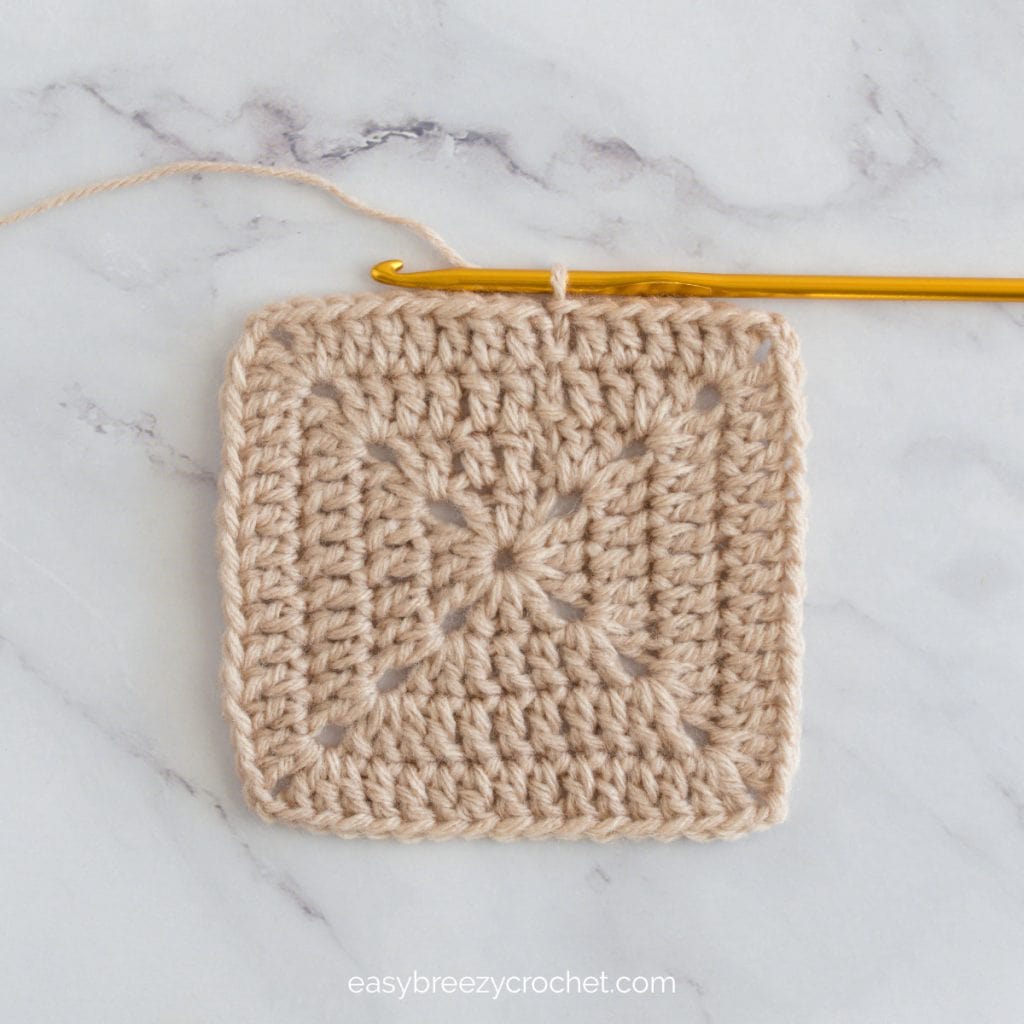 Solid Square Pattern Solid Granny Square Pattern | Easy Breezy Crochet