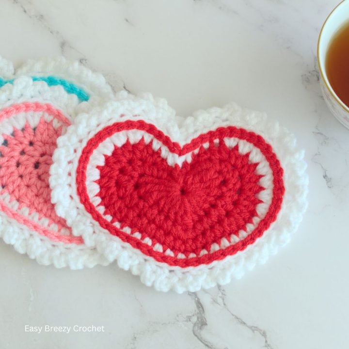 Red croch.et heart coaster